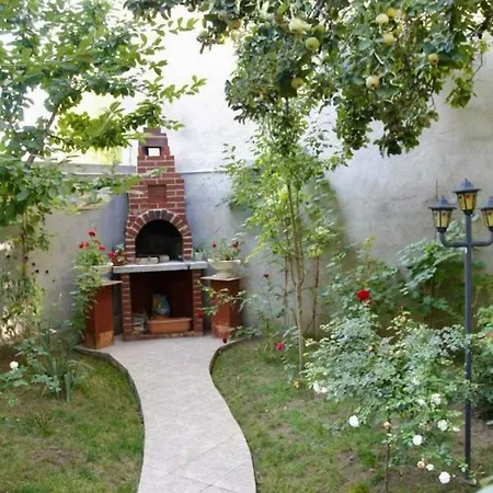 Business Haven Retreat Near Romexpo Апартаменты